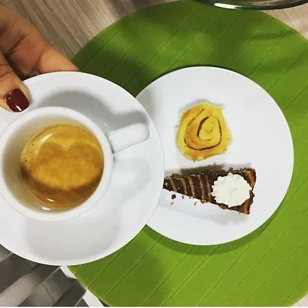 Cara Naples