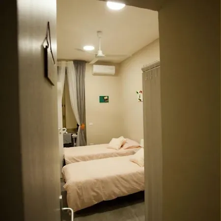 Cara Oda ve Kahvaltı Napoli