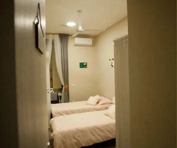 Cara Oda ve Kahvaltı Napoli