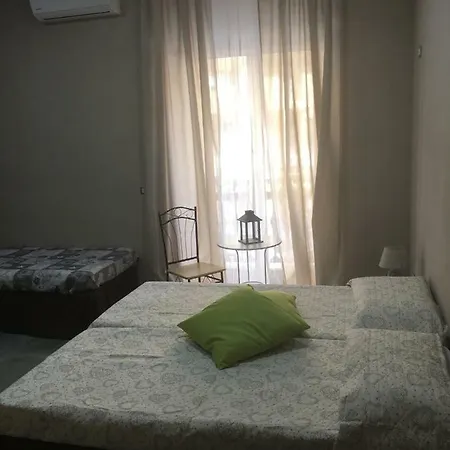 Cara فندق مبيت وإفطار 2*